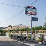 Sequeiros Πανσιόν 2*